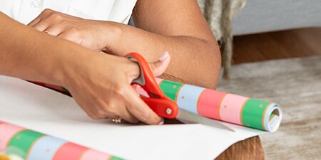 Inpakpapier knippen met Scotch™ Scharen
